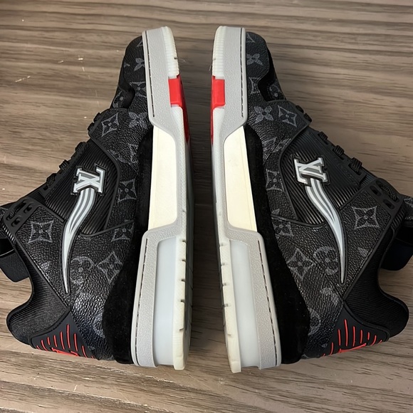 LOUIS VUITTON ECLIPSE TRAINERS 9 - Picture 4 of 16